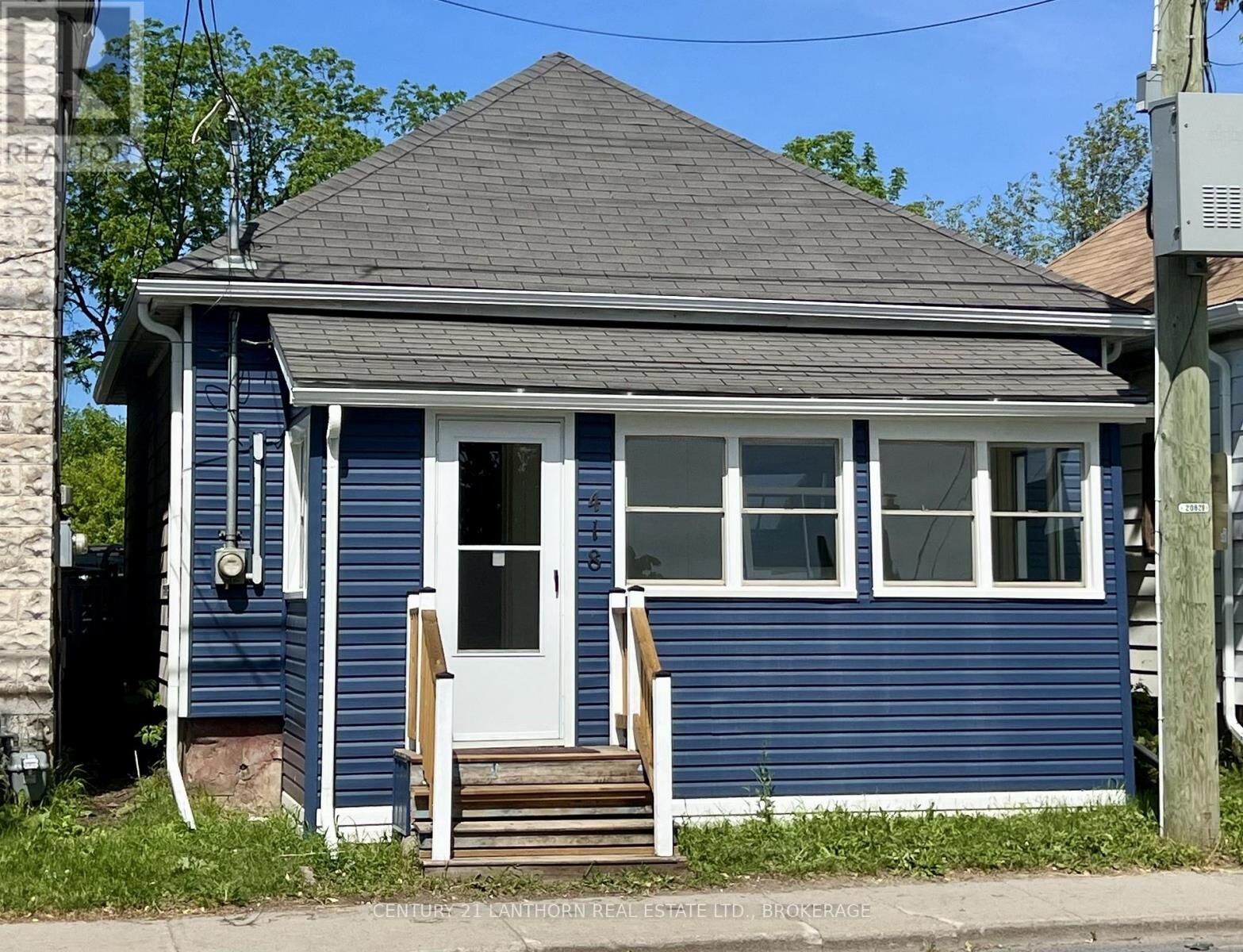 Property Photo:  418 Montreal Street  ON K7K 3H7 