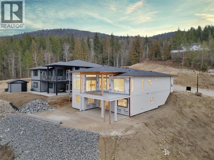 Property Photo: 931 25 Avenue Southwest BC V1E 1T9