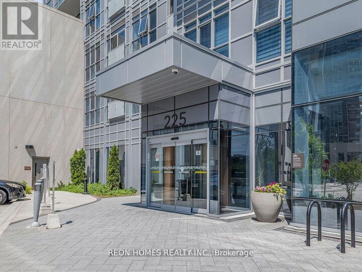 Property Photo:  225 Village Green Square 1603  ON M1S 0N4 