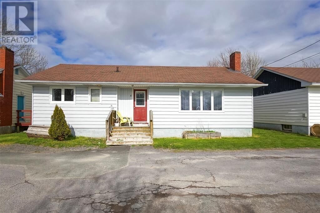 Property Photo:  6 Bay Street  NL A1Y 1B1 