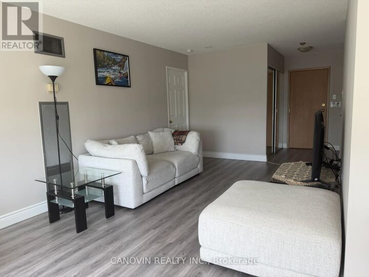 Property Photo: 55 West Elm Drive West 1401 ON L5B 3Z3