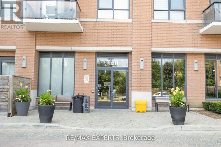 Property Photo: 11611 Yonge Street 227 ON L4E 1G2