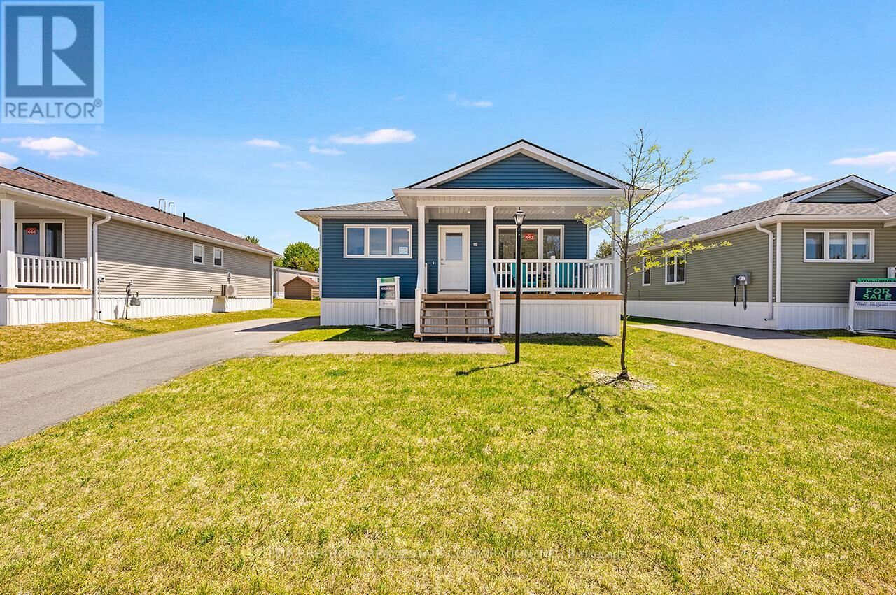 Property Photo:  20 Bluffs View Boulevard  ON N7A 0C1 