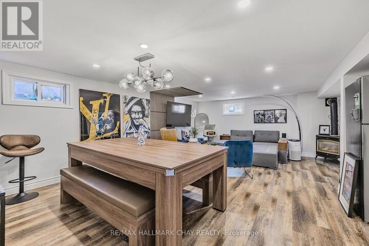Property Photo:  69 Richardson Drive Lower  ON L4G 1Z4 