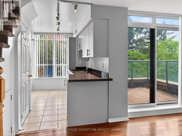 Property Photo:  233 Beecroft Road 506  ON M2N 6Z9 