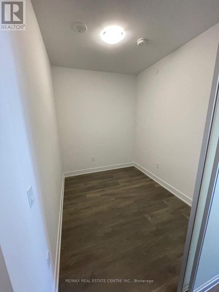 Property Photo:  2333 Khalsa Gate North 501  ON L7M 0X7 