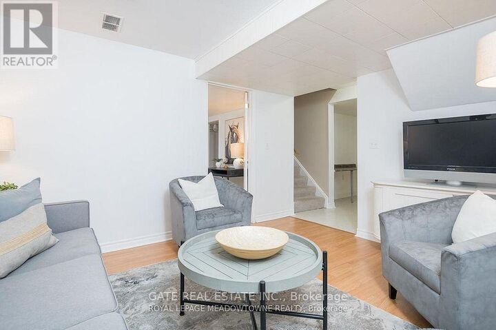 Property Photo:  1617 Gowling Terrace  ON L9T 5J6 