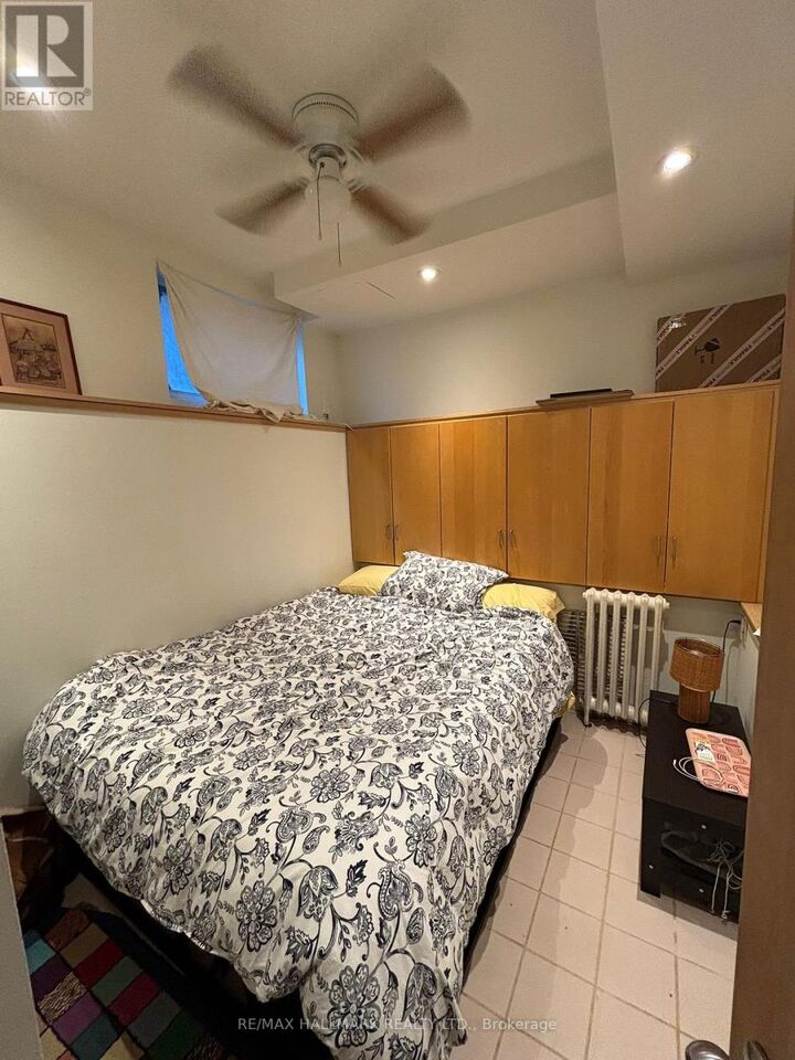 Property Photo: 321 Palmerston Boulevard Lower ON M6G 2N5