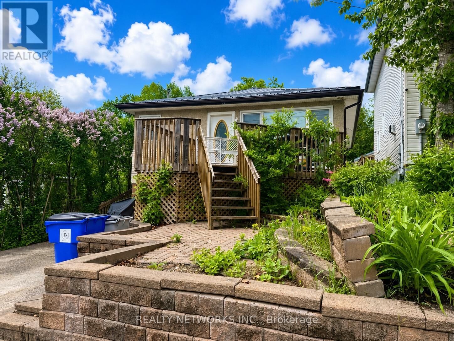Property Photo:  464 Hart Street  ON P4N 6X4 