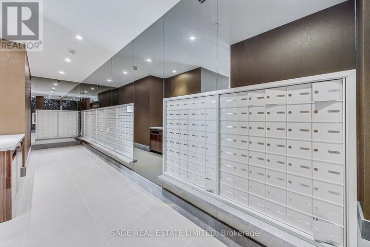 Property Photo: 8 Mercer Street 2502 ON M5V 0C4
