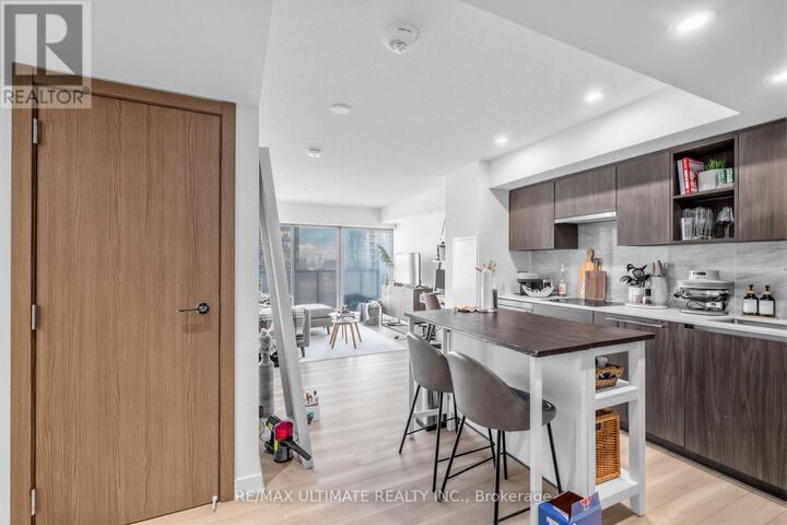 Property Photo: 17 Bathurst Street 2308 ON M5V 0N1