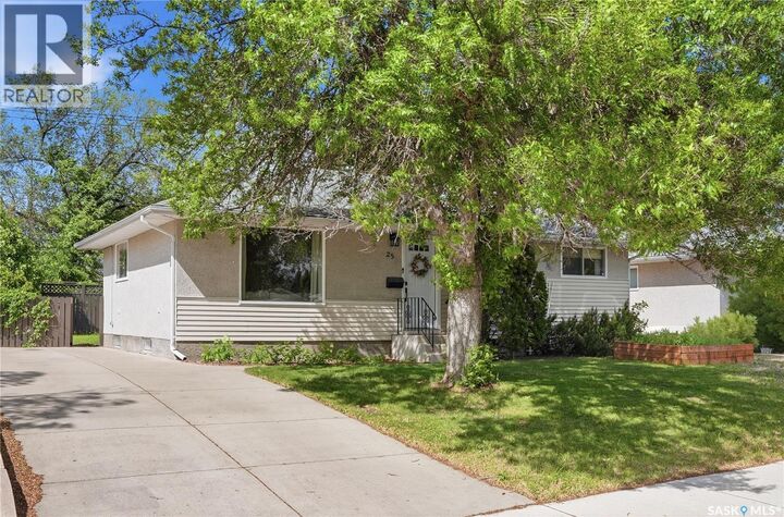 Property Photo: 25 Murphy Crescent SK S7J 2T5