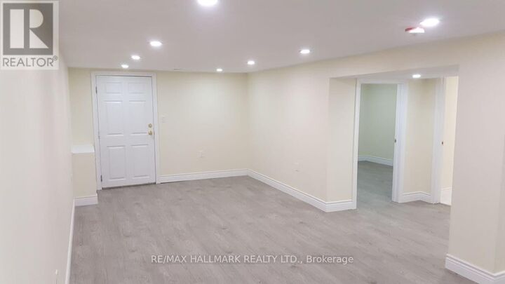Property Photo:  9884 Bayview Avenue Lower  ON L4C 2L3 