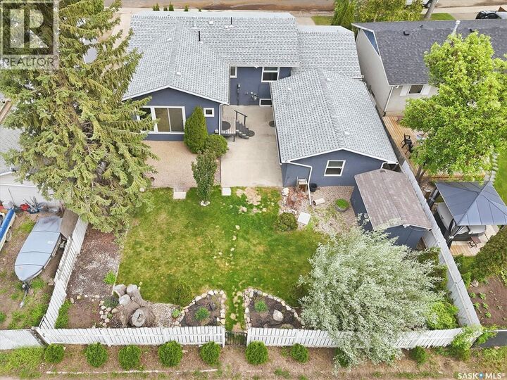 Property Photo: 15 Selkirk Crescent SK S7L 4J4