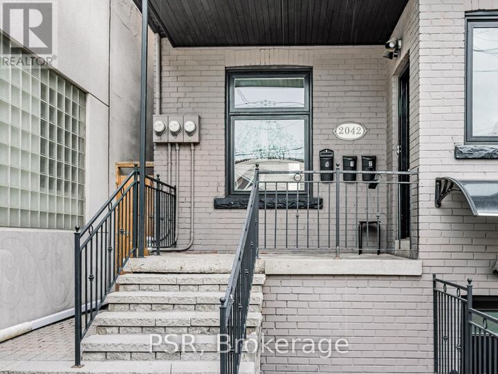 Property Photo:  2042 Dundas Street 2  ON M6R 1W6 