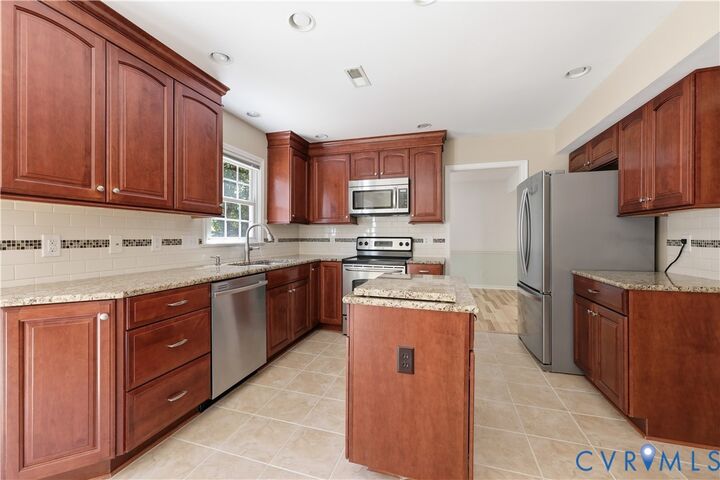 Property Photo: 2821 Chapelwood Lane VA 23233