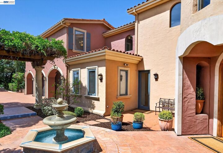 Property Photo: 2529 Biltmore Dr CA 94507