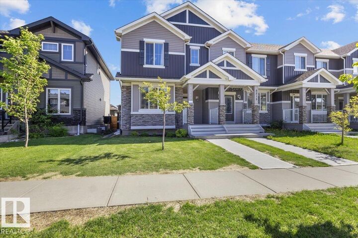 Property Photo:  5213 22 Avenue SW  AB T6X 2H7 