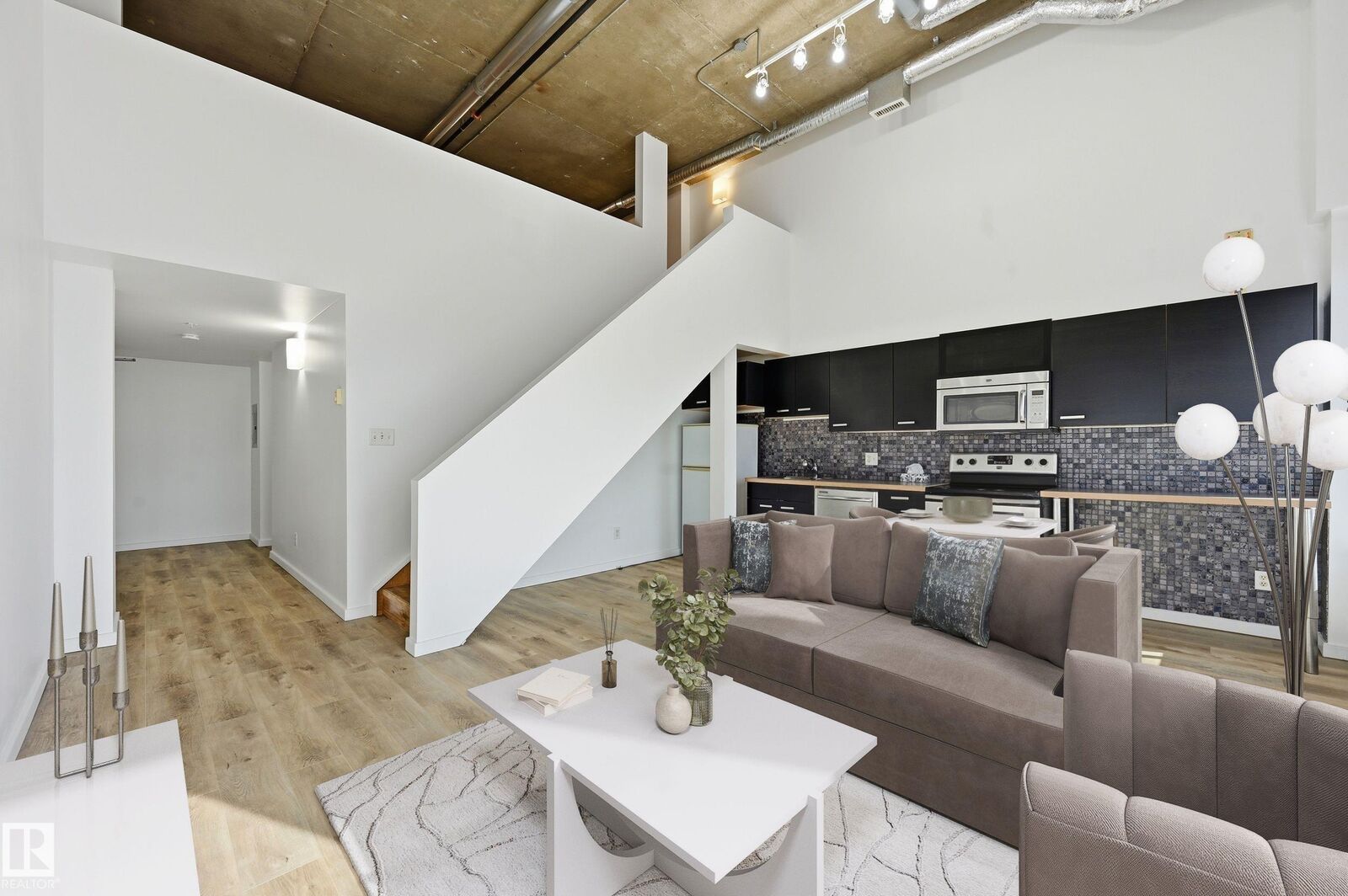 Property Photo:  10024 Jasper Avenue NW 1805  AB T5J 1R9 