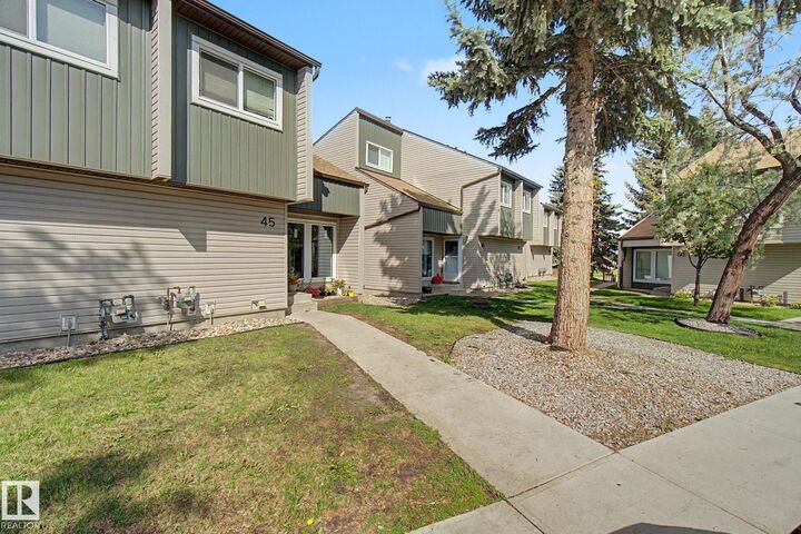 Property Photo: 2020 105 Street NW 45 AB T6J 5J2
