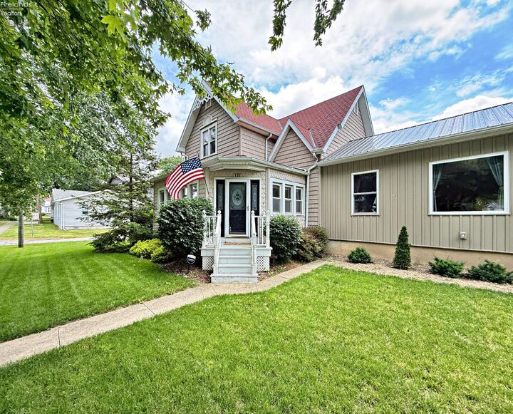 Property Photo:  121 N Main Street  OH 44807 