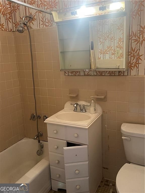 Property Photo:  215 Piedmont Avenue NE 1906  GA 30308 
