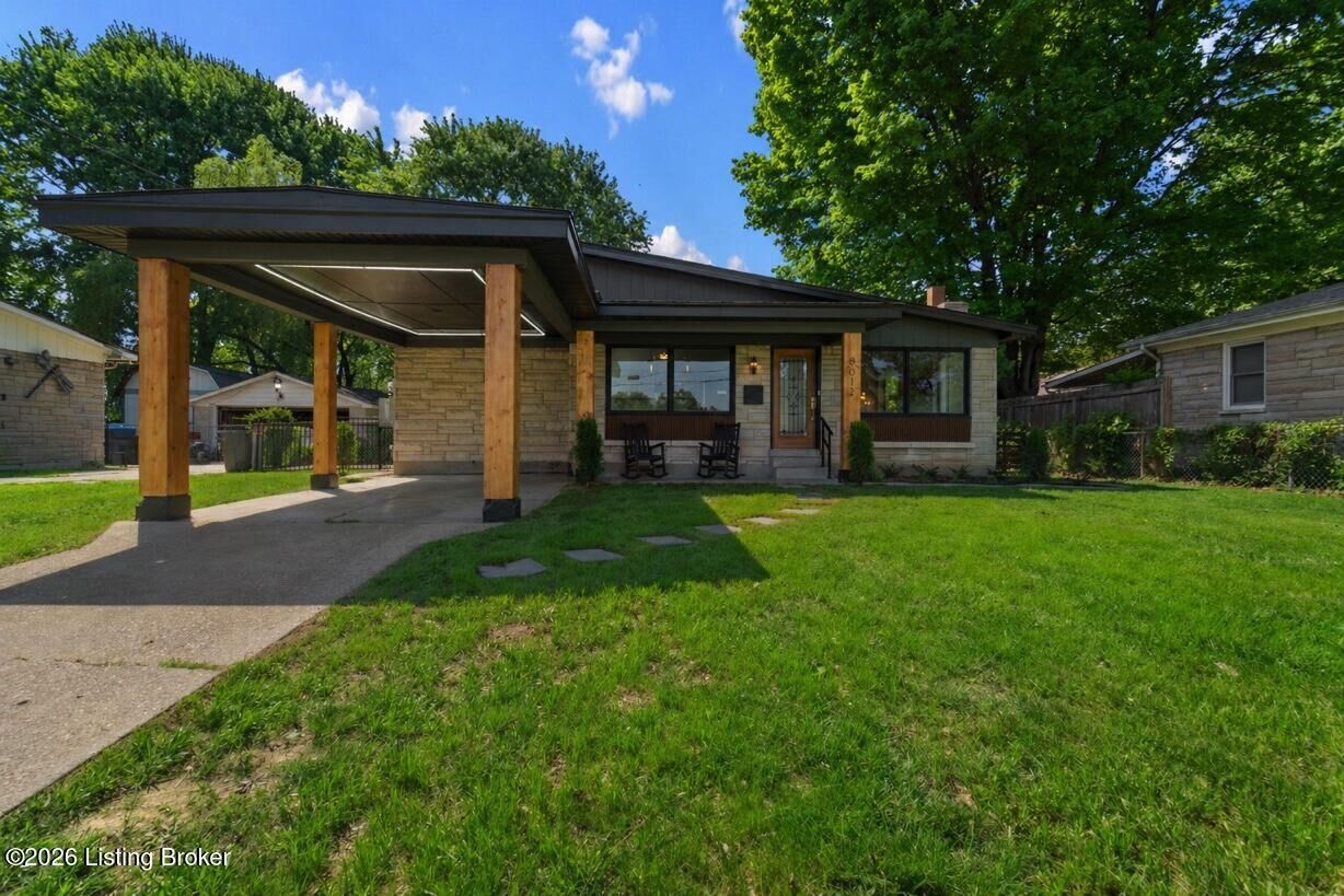 Property Photo:  8012 Daffodil Dr  KY 40258 