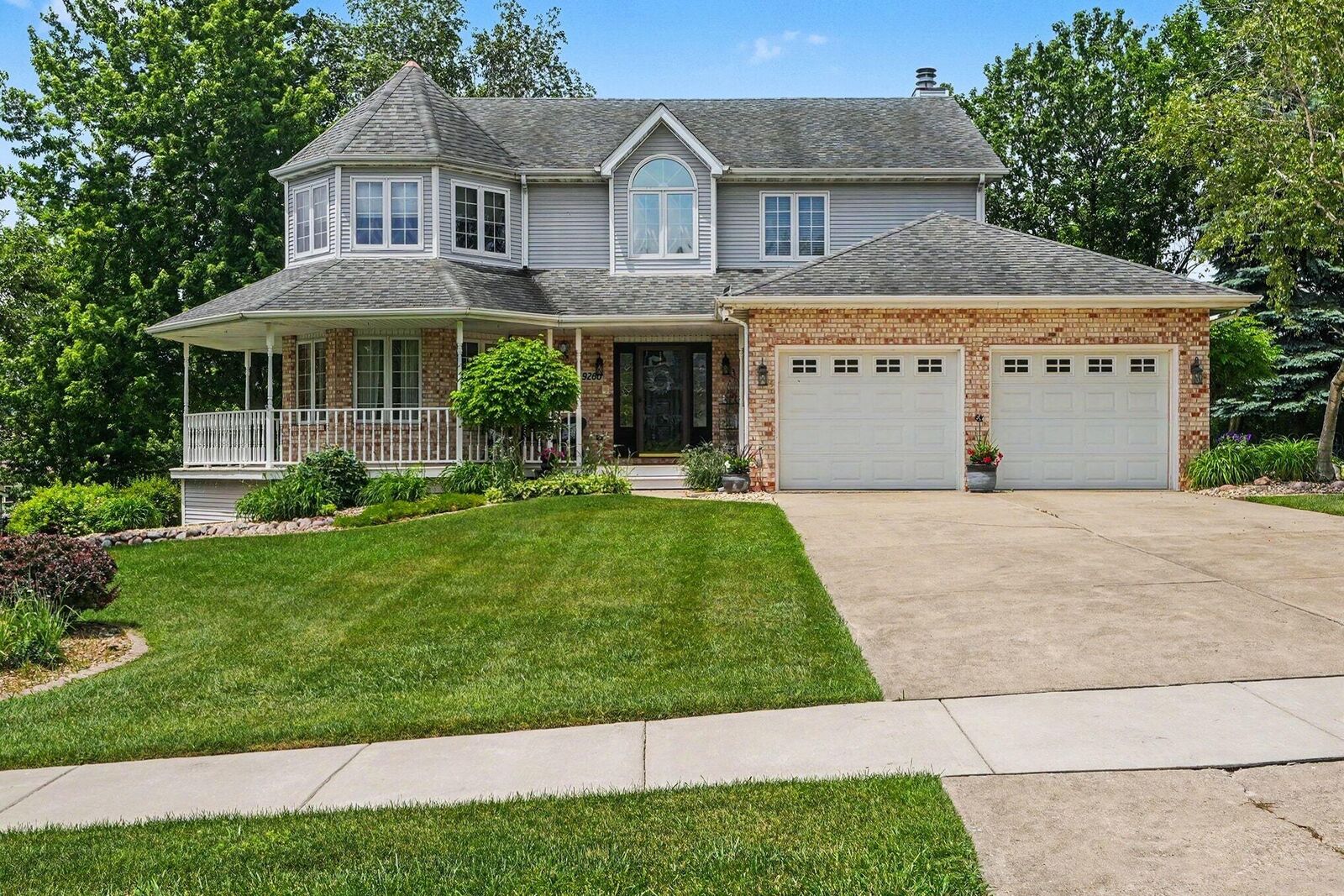 Property Photo: 9260 Franklin Drive IN 46373