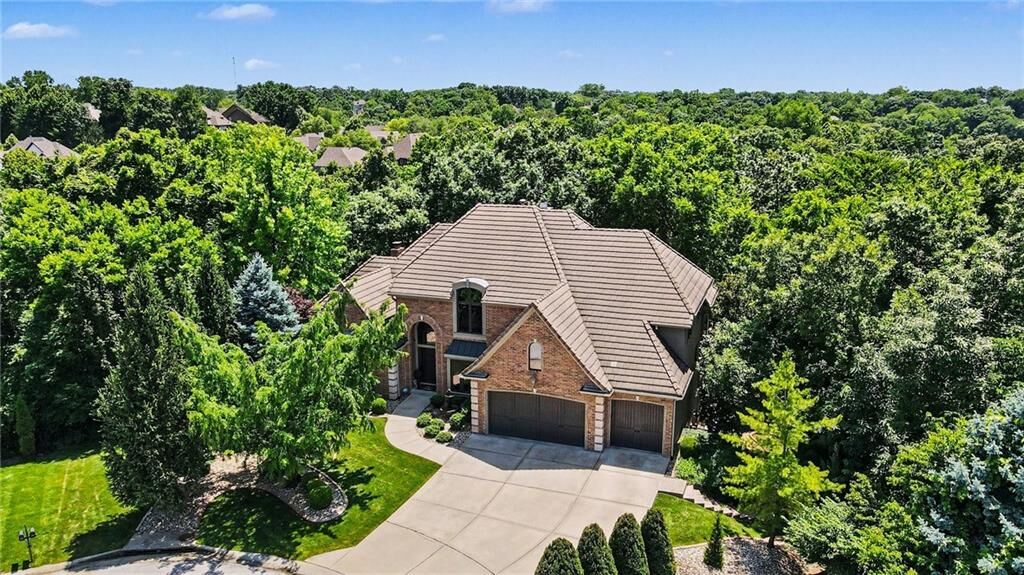 Property Photo:  6104 Timberidge Court  MO 64152 