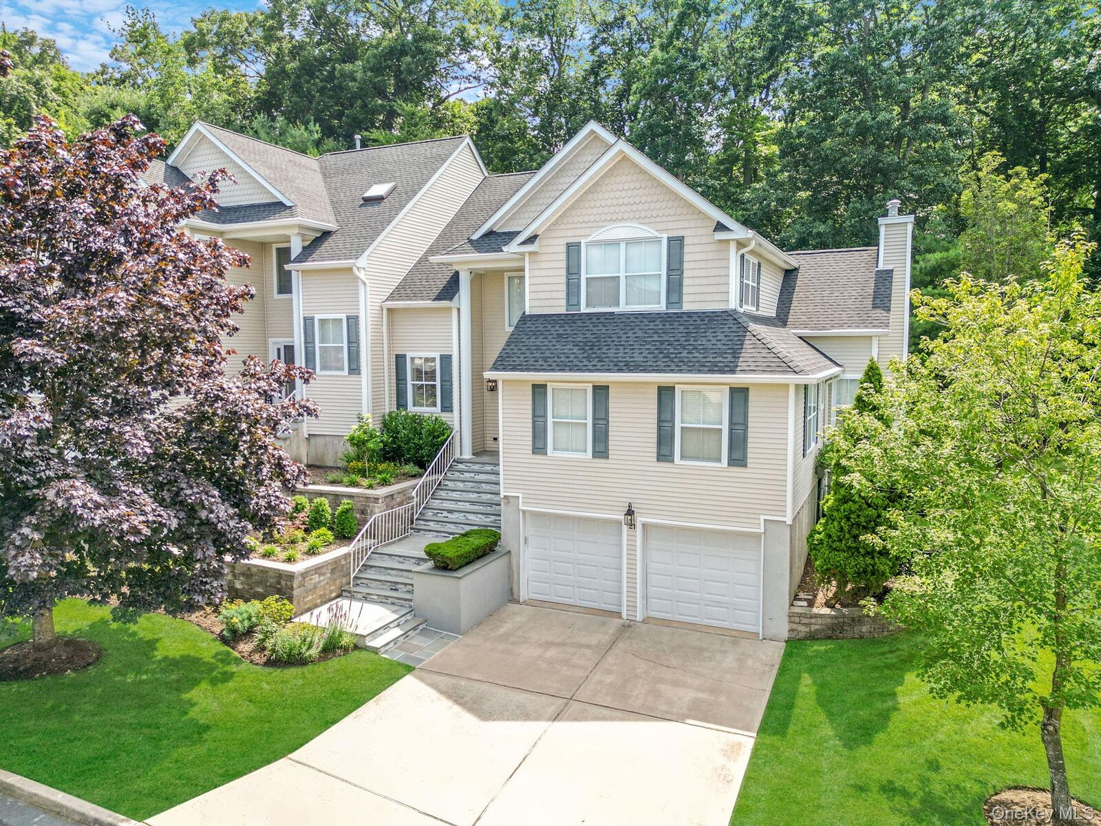 Property Photo:  21 Vantage Court  NY 11777 