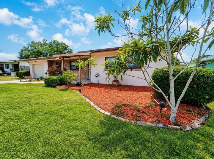 Property Photo:  164 Pinewood Avenue  FL 33765 