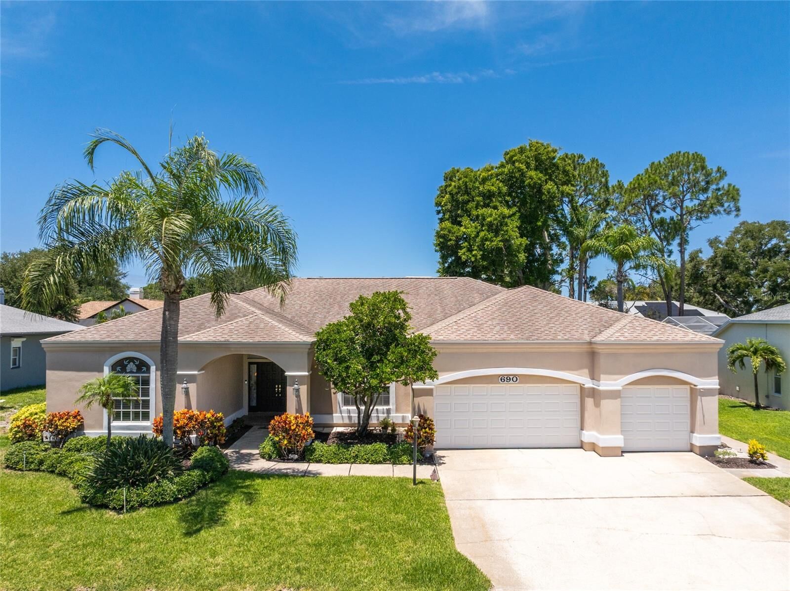 Property Photo:  690 Weathersfield Drive  FL 34698 