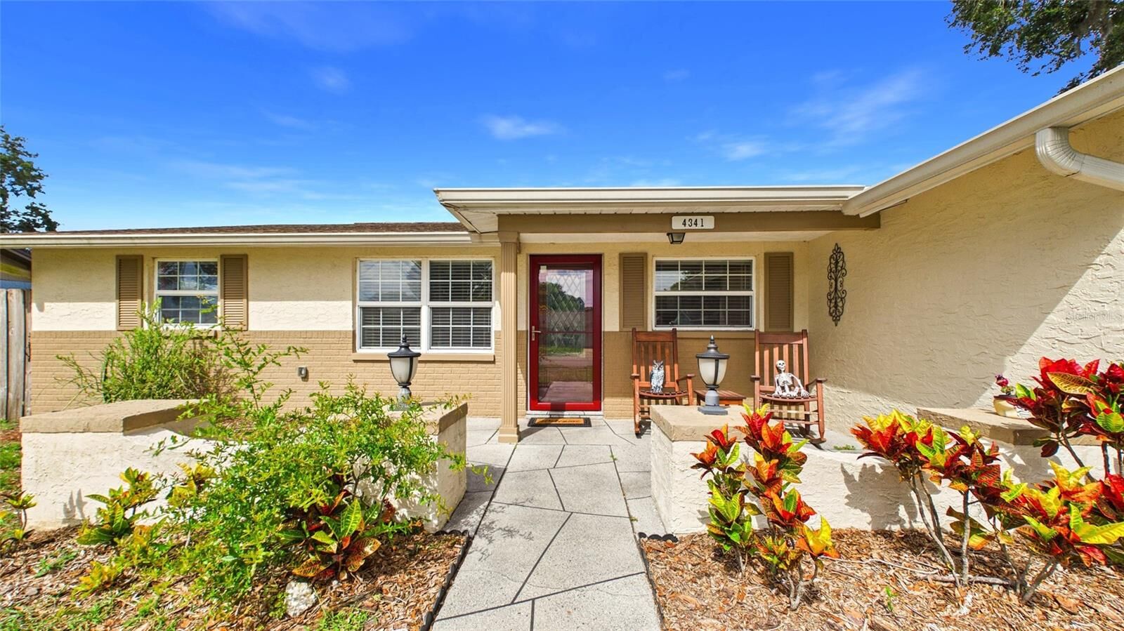 Property Photo:  4341 Otter Way  FL 34653 