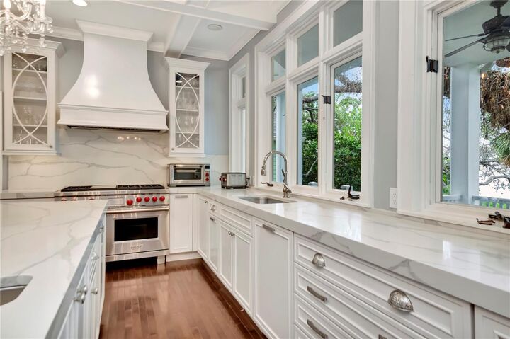 Property Photo: 6220 Bayshore Boulevard FL 33611
