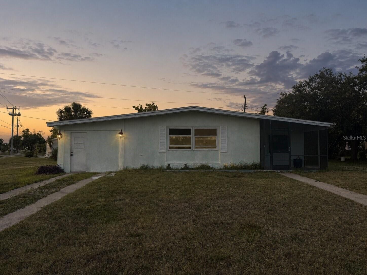 Property Photo:  21098 Gephart Avenue  FL 33952 