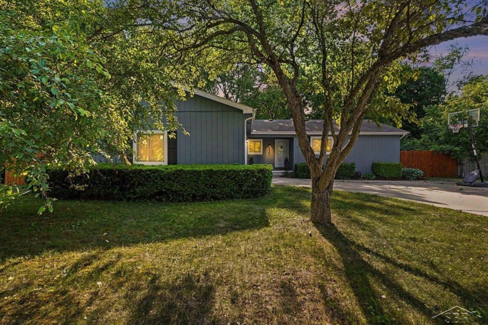 Property Photo:  5401 Drake Street  MI 48640 