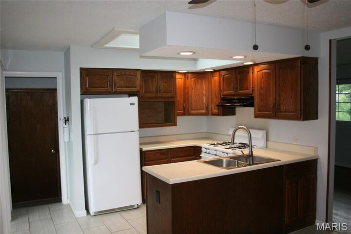 Property Photo:  1060 Loveland Drive  MO 63031 