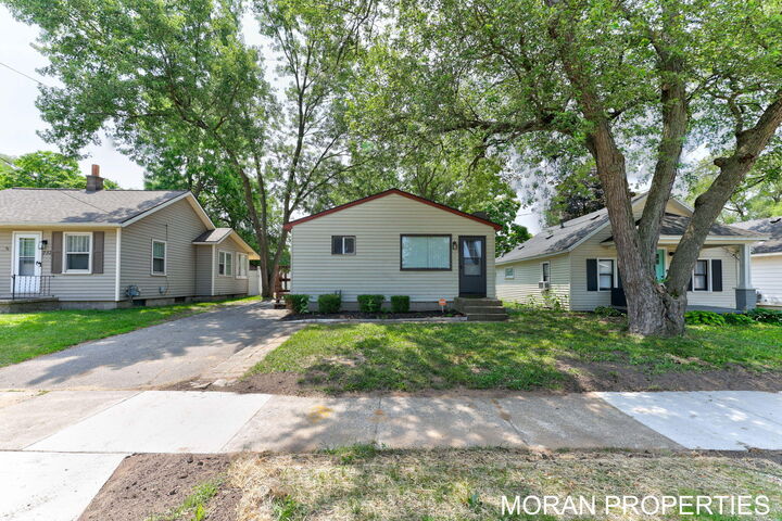 Property Photo:  248 Himes Street SE  MI 49548 