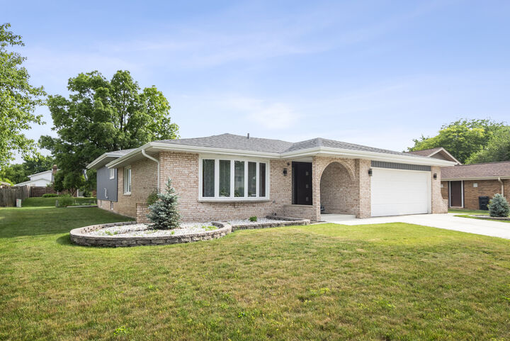 Property Photo:  11853 Chisholm Trail  IL 60467 