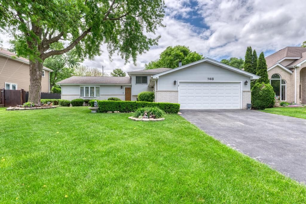 Property Photo:  768 George Street  IL 60106 