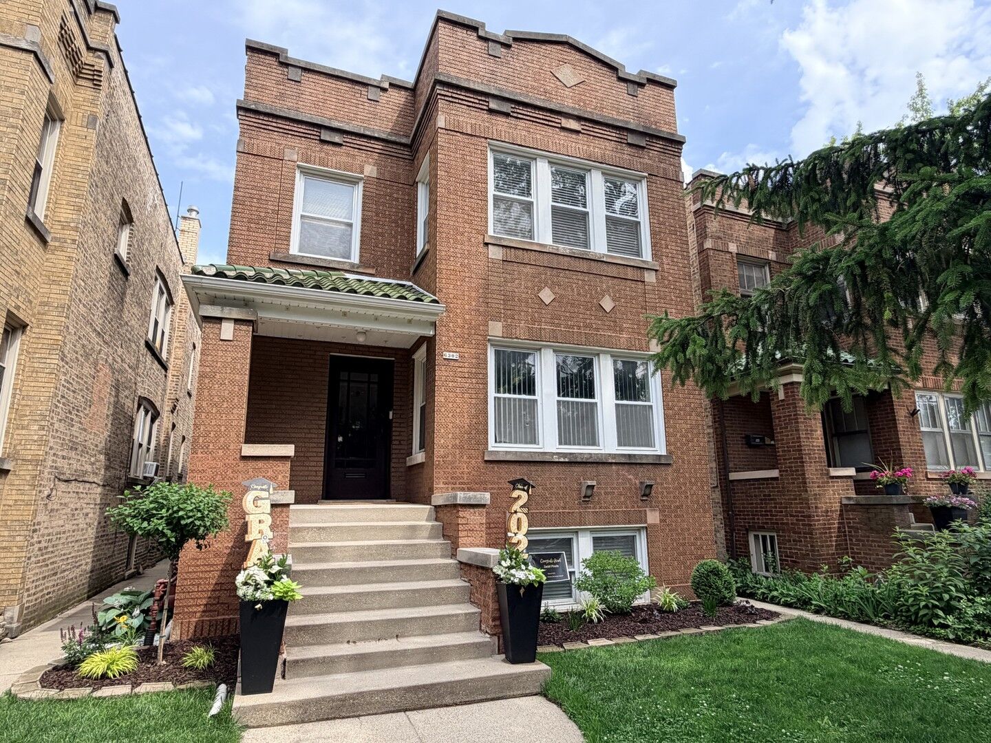 Property Photo:  6302 W Holbrook Street 1  IL 60646 