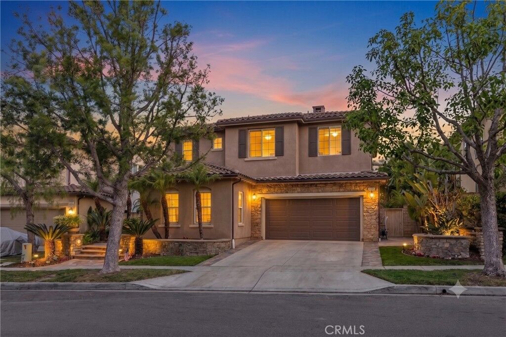 Property Photo: 152 Treehouse CA 92603