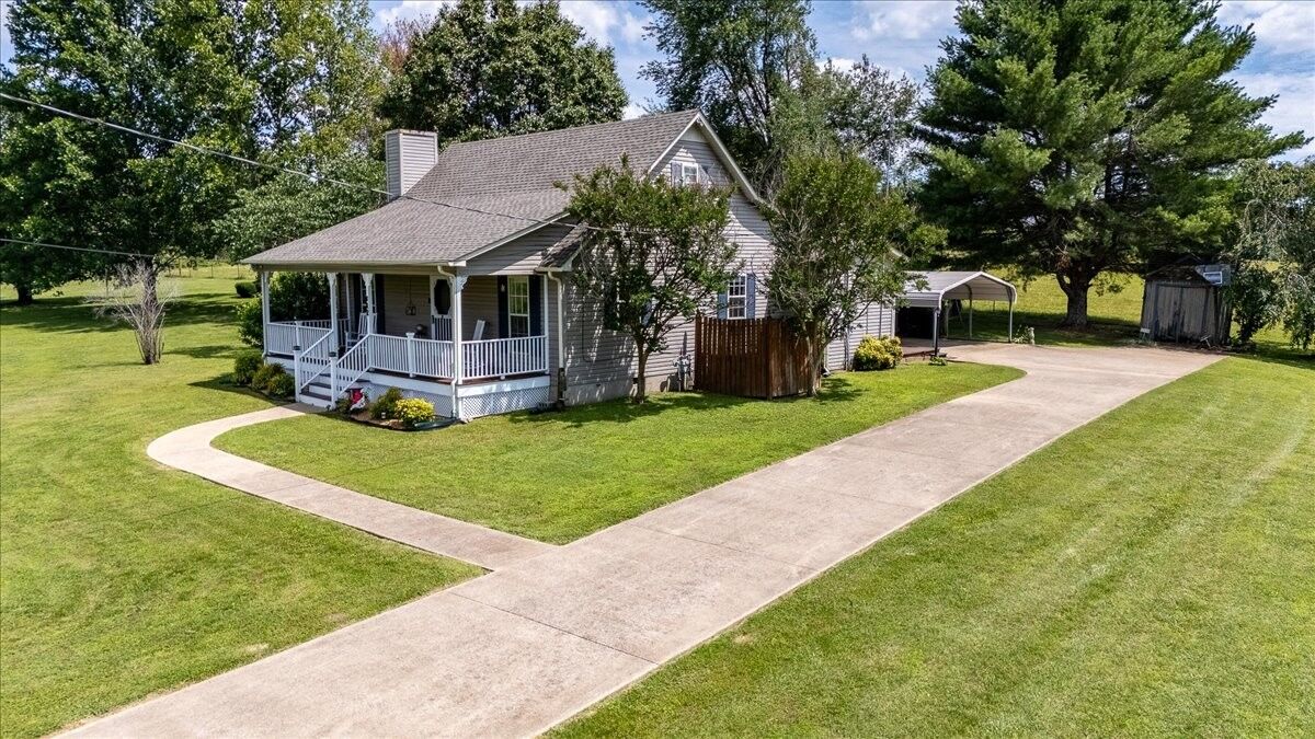 Property Photo: 612 Clax Branch Rd TN 38469