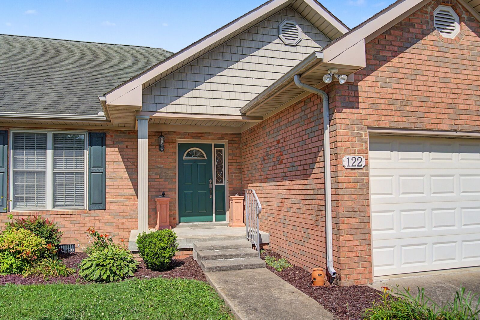 Property Photo: 122 Deerfield Ln TN 37083
