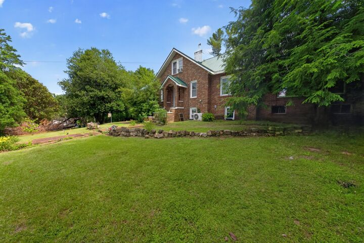 Property Photo:  212 Main St E  TN 37185 