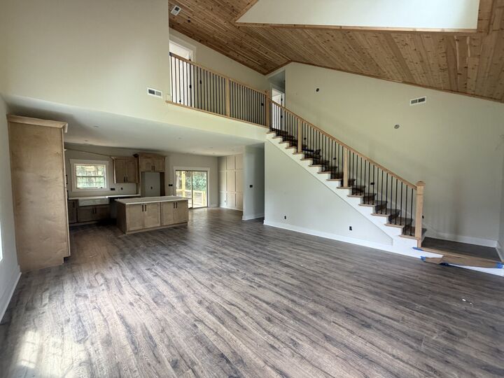 Property Photo: 1066 Indian Creek Rd TN 37051