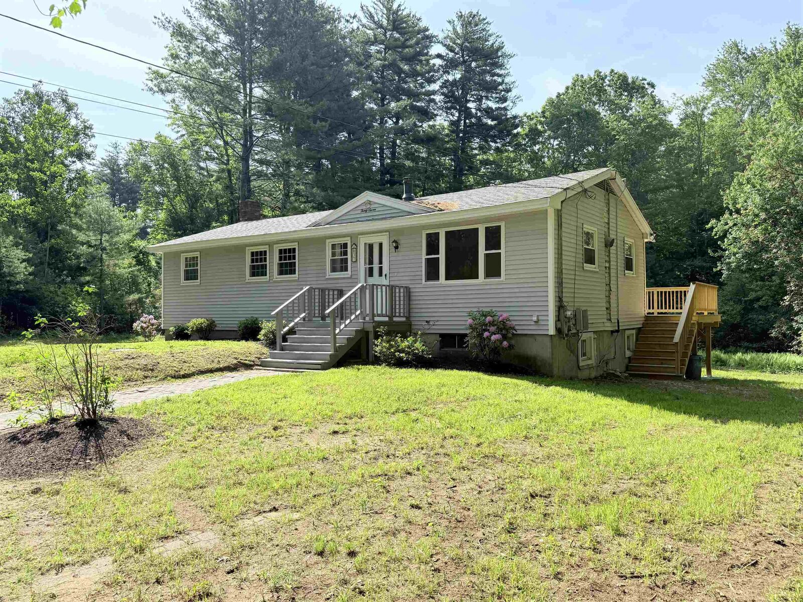 Property Photo: 37 Bluff Street NH 03079