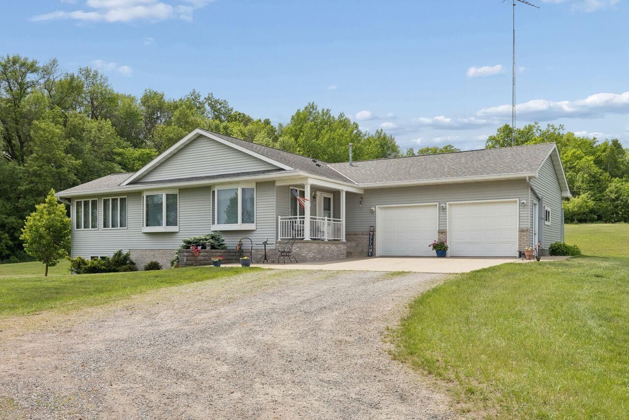 Property Photo:  26500 County Road 2  MN 56301 