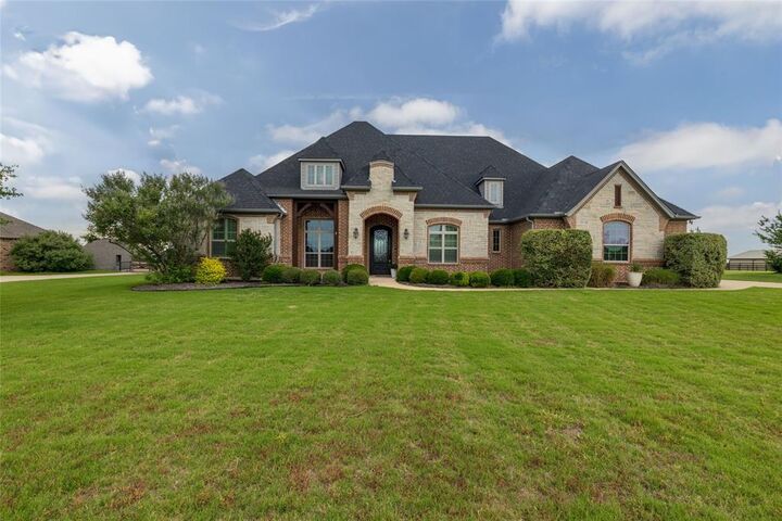Property Photo: 13350 Escalara Lane TX 76247