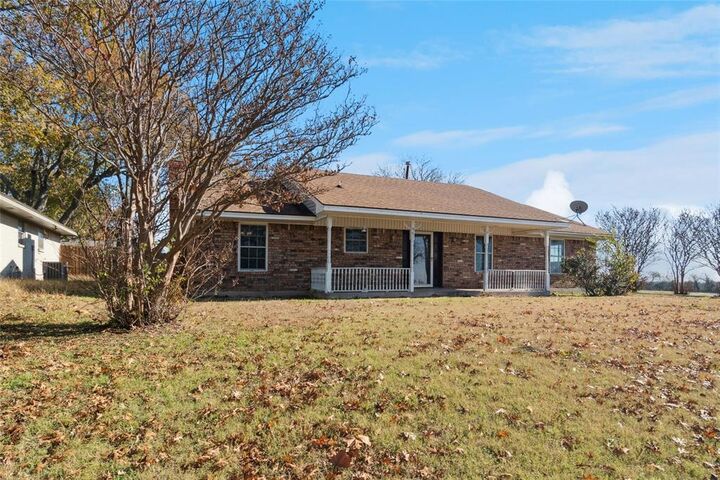 Property Photo: 941 Maple Street TX 75459